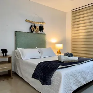 Bed & Breakfast Easyhouse, Medellin